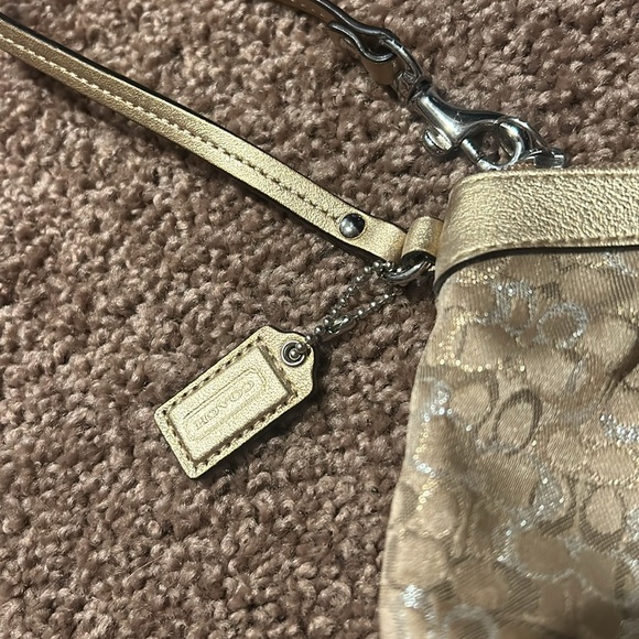Coach wristlet - Picture 3 of 6